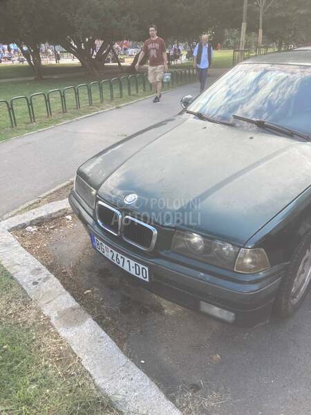 BMW 318 