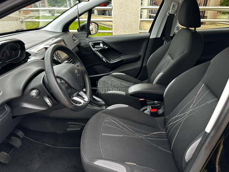 Peugeot 208 1.4HDI ALLURE/V.serv
