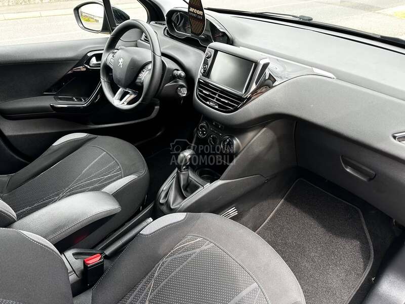 Peugeot 208 1.4HDI ALLURE/V.serv
