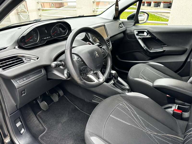 Peugeot 208 1.4HDI ALLURE/V.serv