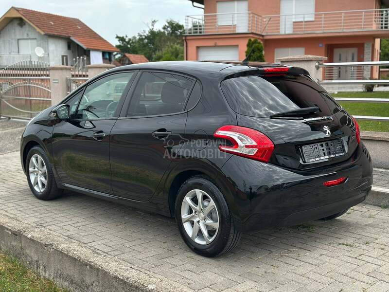 Peugeot 208 1.4HDI ALLURE/V.serv