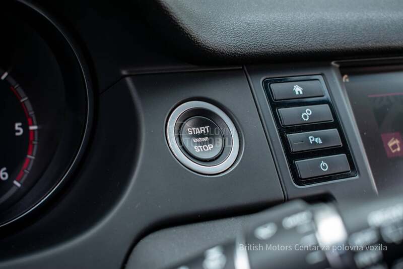 Land Rover Discovery Sport N1