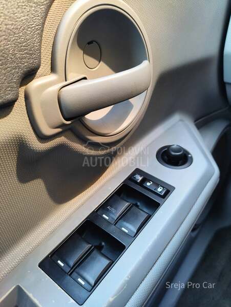 Dodge Avenger 2.0 SE VEL SERVIS