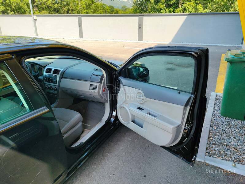 Dodge Avenger 2.0 SE VEL SERVIS