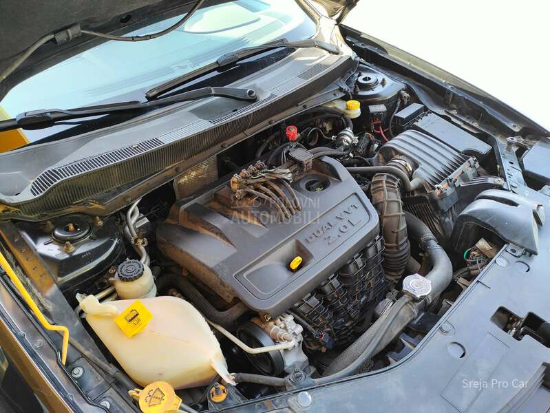 Dodge Avenger 2.0 SE VEL SERVIS