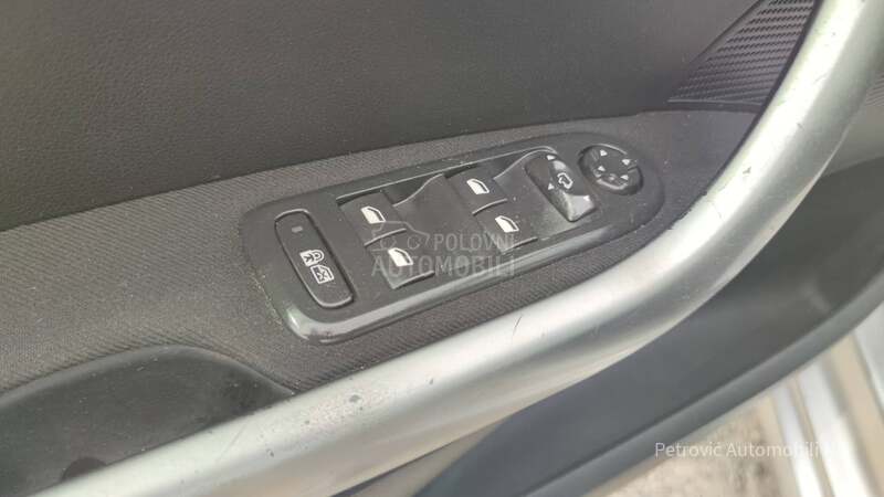 Peugeot 308 1.6E-HDi/180 000/K.m