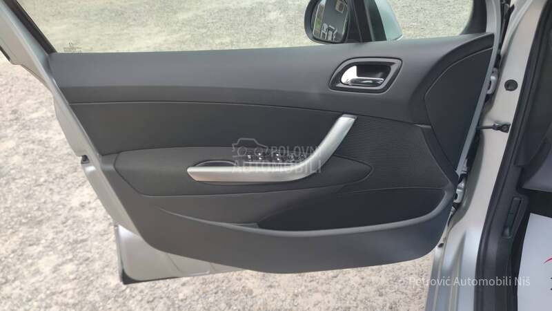 Peugeot 308 1.6E-HDi/180 000/K.m