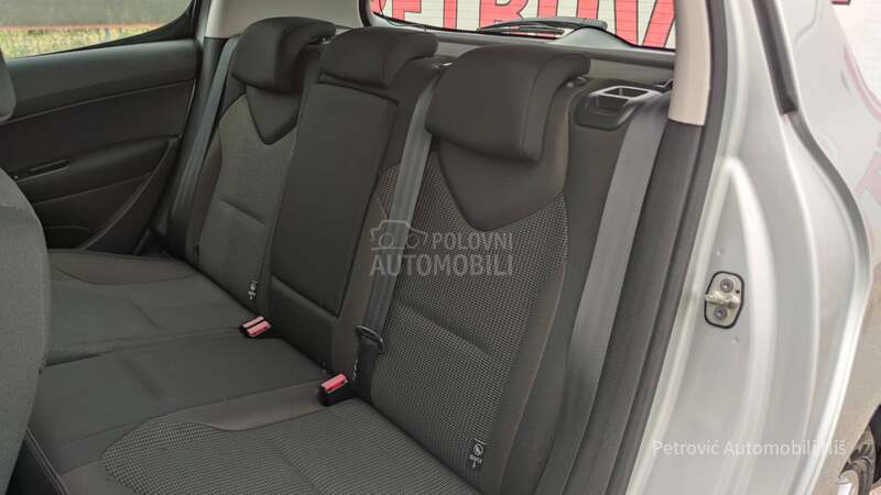 Peugeot 308 1.6E-HDi/180 000/K.m