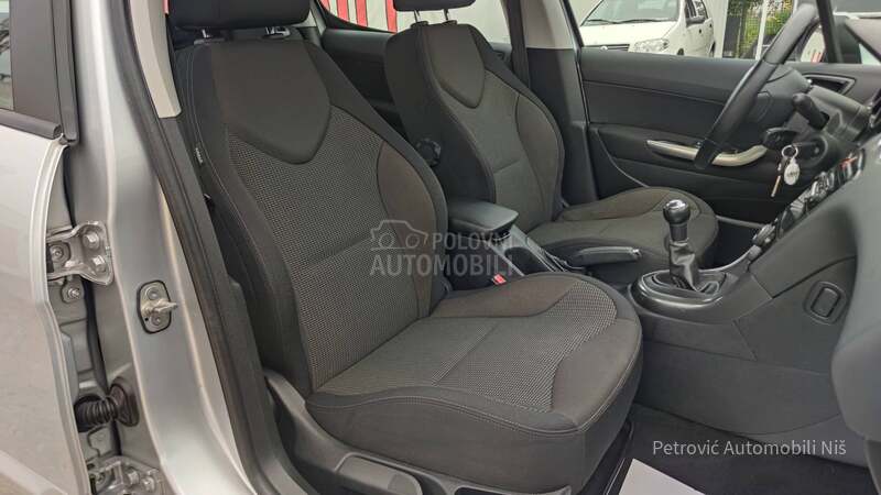 Peugeot 308 1.6E-HDi/180 000/K.m