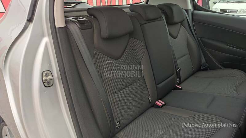 Peugeot 308 1.6E-HDi/180 000/K.m