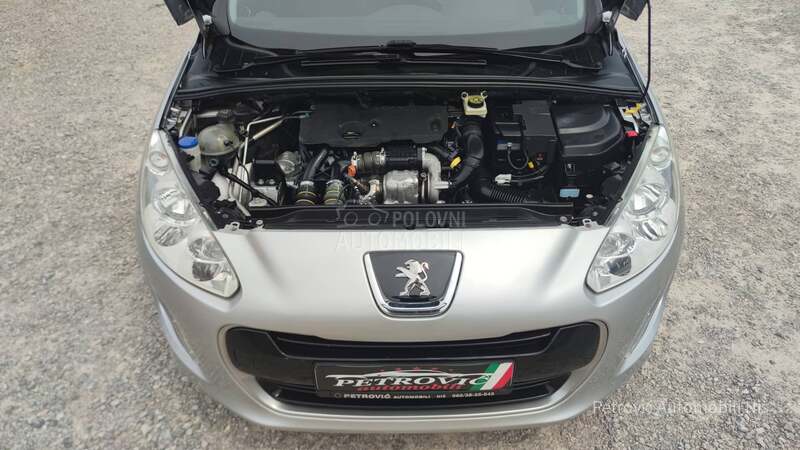 Peugeot 308 1.6E-HDi/180 000/K.m