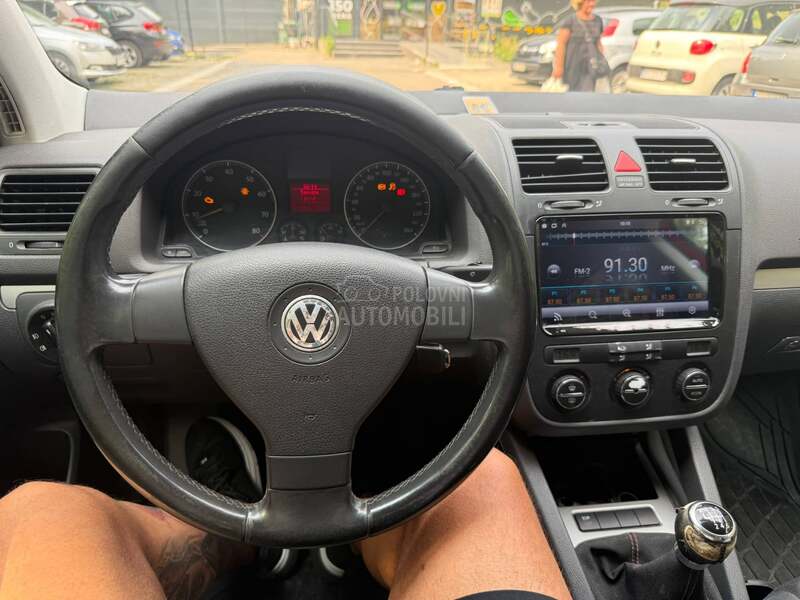 Volkswagen Golf 5 1.6