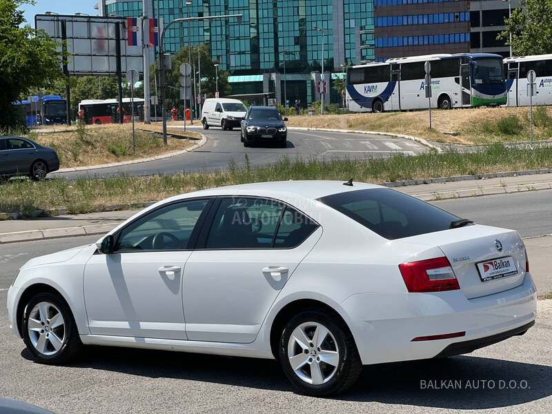 Škoda Octavia 1.6 TDI/NAV/LED