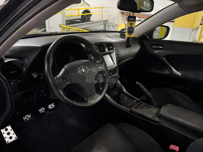 Lexus IS 220 