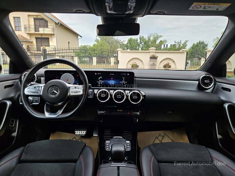 Mercedes Benz CLA 180 A M G
