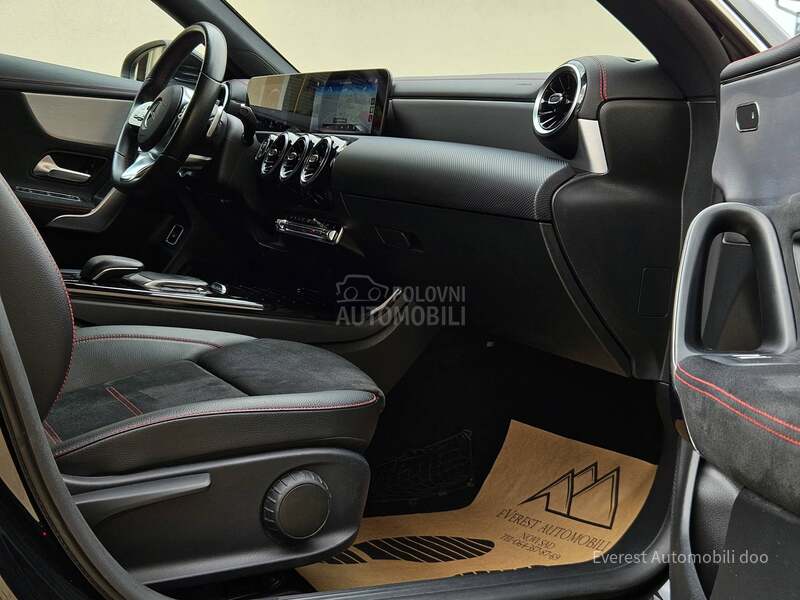 Mercedes Benz CLA 180 A M G