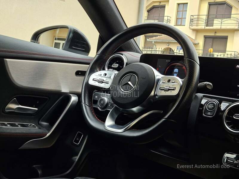 Mercedes Benz CLA 180 A M G