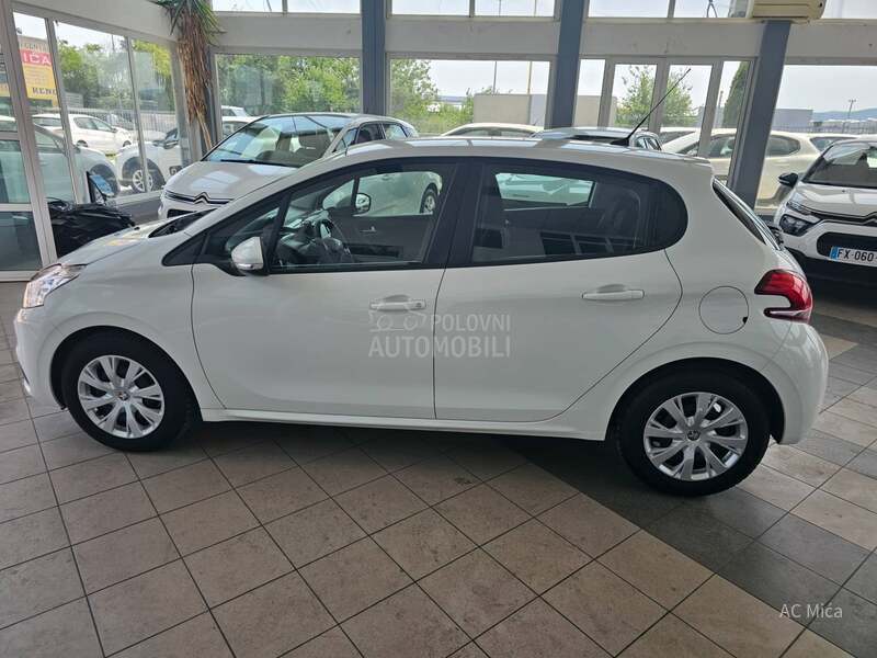 Peugeot 208 1.2  NAV LED 51000