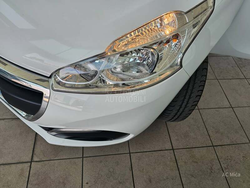 Peugeot 208 1.2  NAV LED 51000