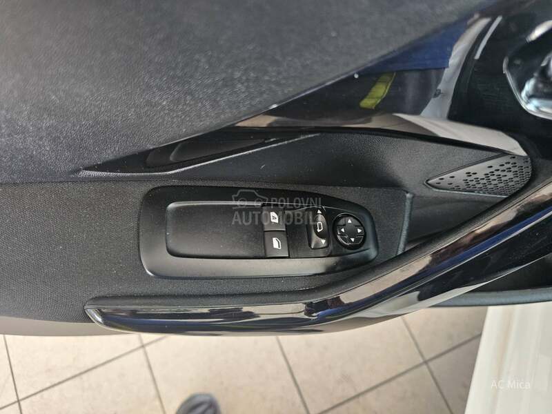 Peugeot 208 1.2  NAV LED 51000