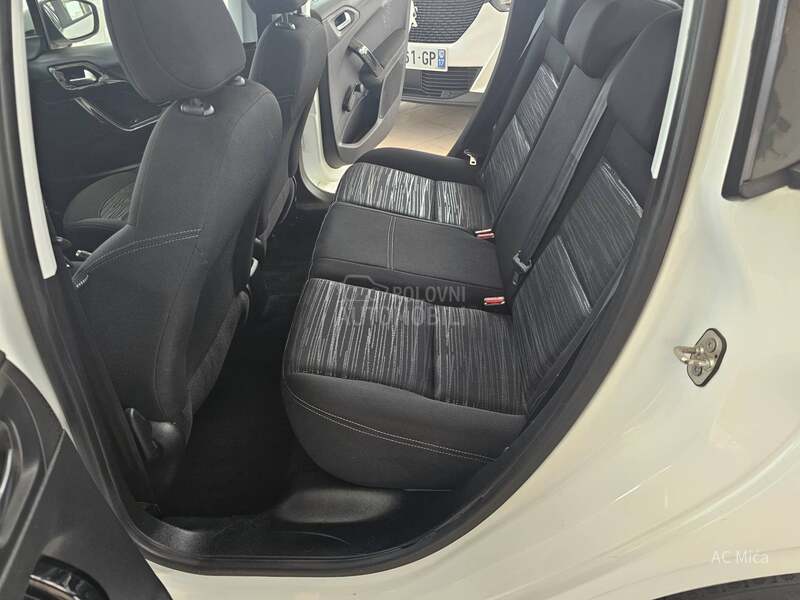 Peugeot 208 1.2  NAV LED 51000