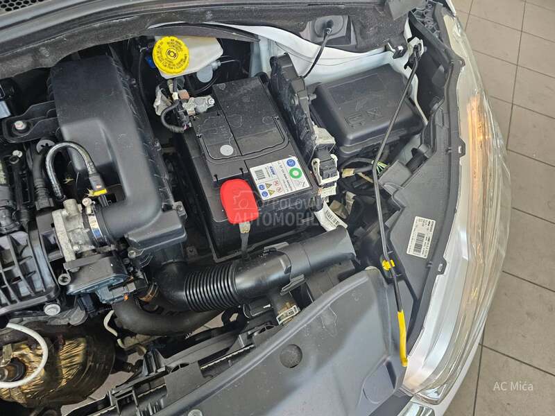 Peugeot 208 1.2  NAV LED 51000