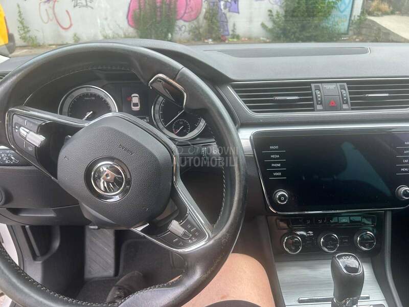 Škoda Superb 