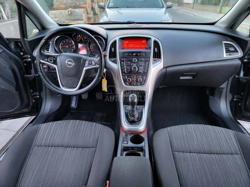 Opel Astra J 1.4t FUL NOVO ch