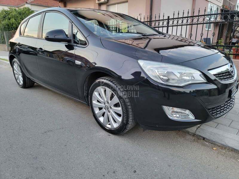 Opel Astra J 1.4t FUL NOVO ch