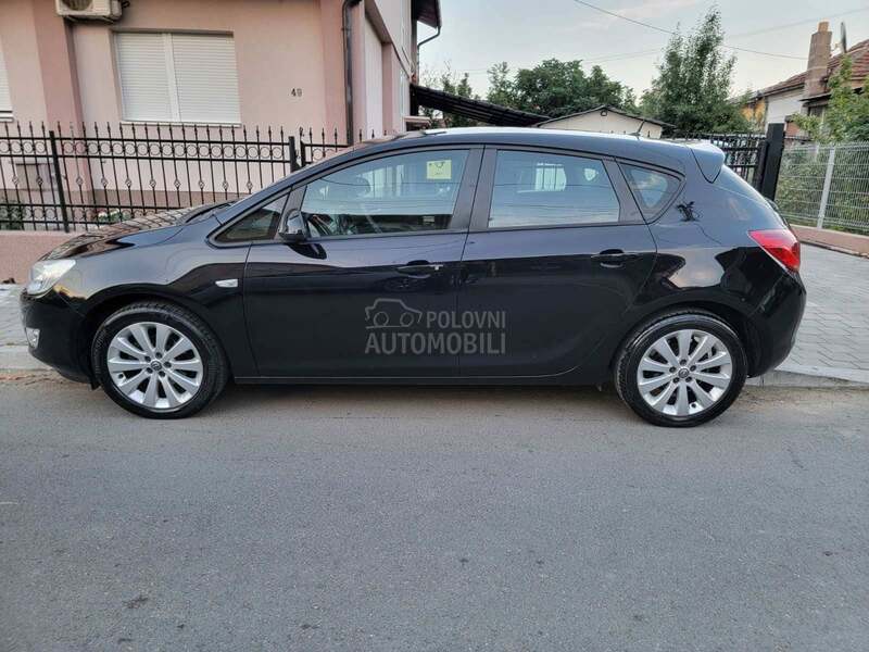Opel Astra J 1.4t FUL NOVO ch