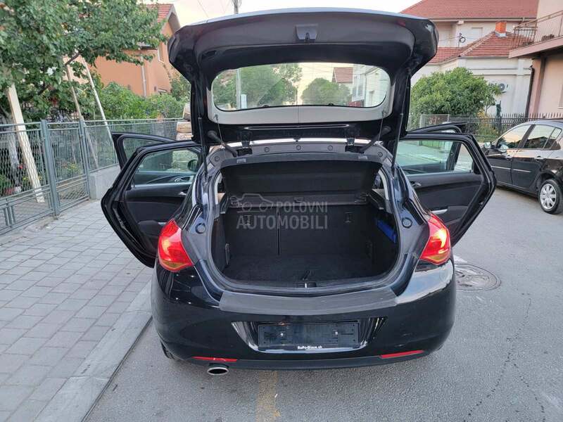 Opel Astra J 1.4t FUL NOVO ch