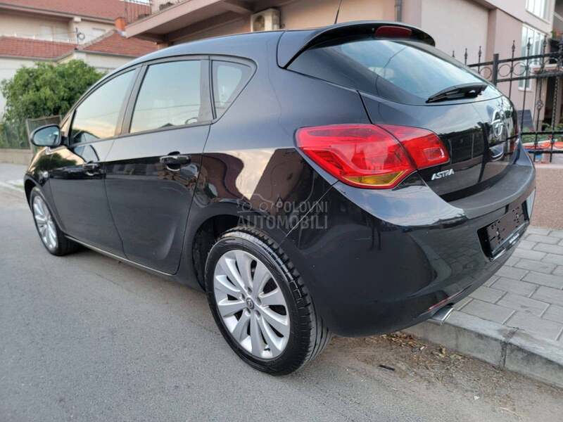 Opel Astra J 1.4t FUL NOVO ch