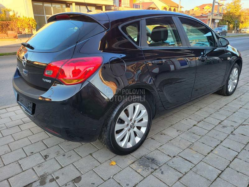 Opel Astra J 1.4t FUL NOVO ch