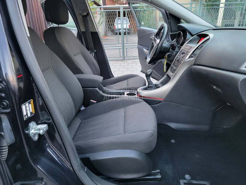 Opel Astra J 1.4t FUL NOVO ch