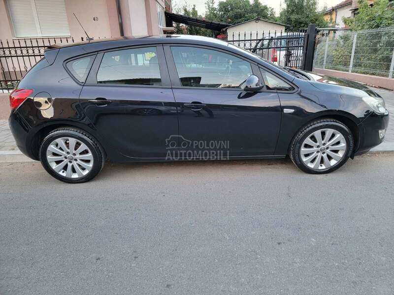 Opel Astra J 1.4t FUL NOVO ch