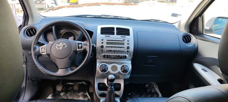 Toyota Urban Cruiser 