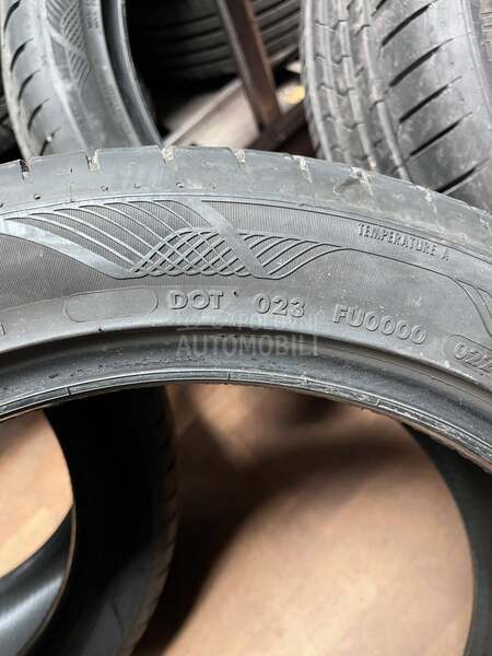 Vredestein 235/45 R18 Letnja