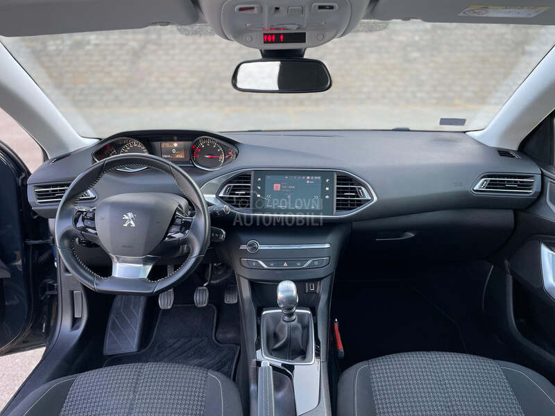 Peugeot 308 1.2 Allure/Pano