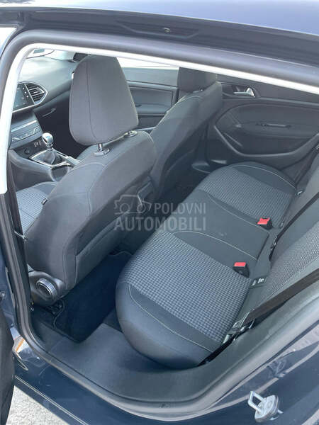 Peugeot 308 1.2 Allure/Pano