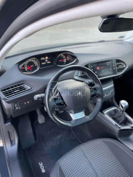Peugeot 308 1.2 Allure/Pano
