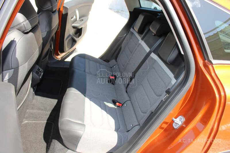 Citroen C4 1.5 EAT8 HEAD UP