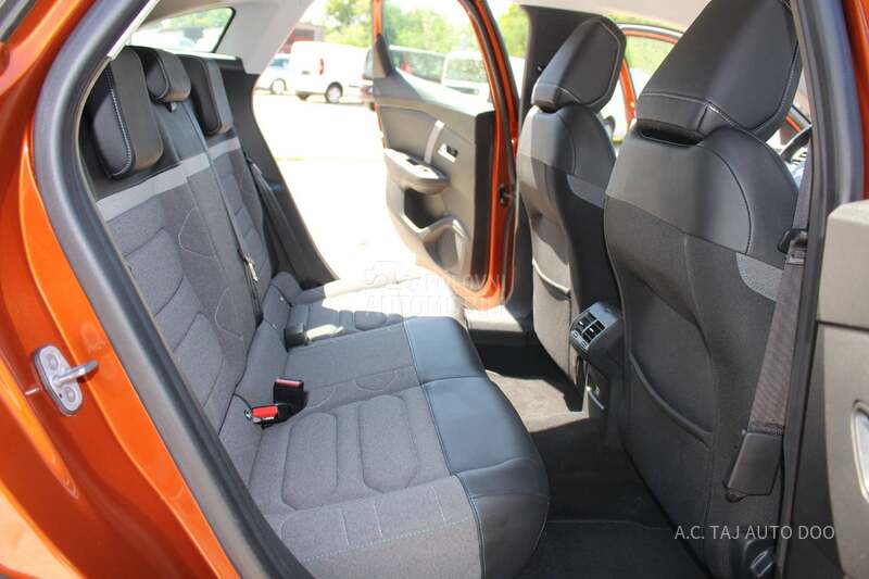 Citroen C4 1.5 EAT8 HEAD UP