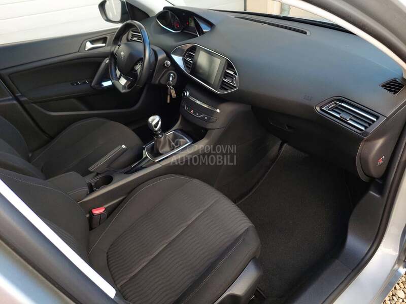 Peugeot 308 1.6BlueHDI Executive