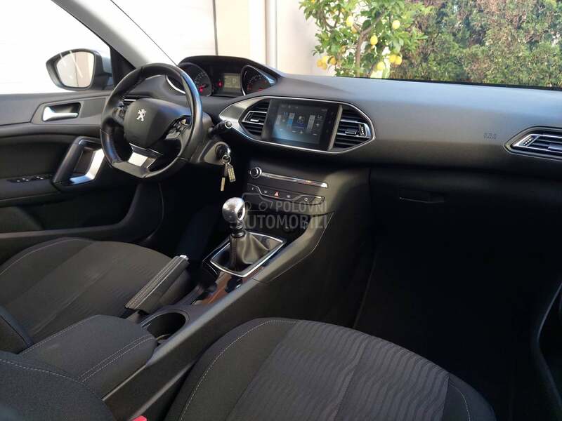 Peugeot 308 1.6BlueHDI Executive