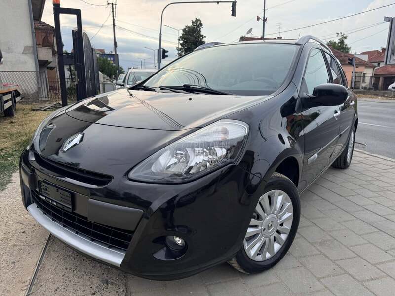 Renault Clio 1.6 BEN ŠVAJ NOV