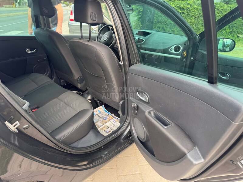Renault Clio 1.6 BEN ŠVAJ NOV