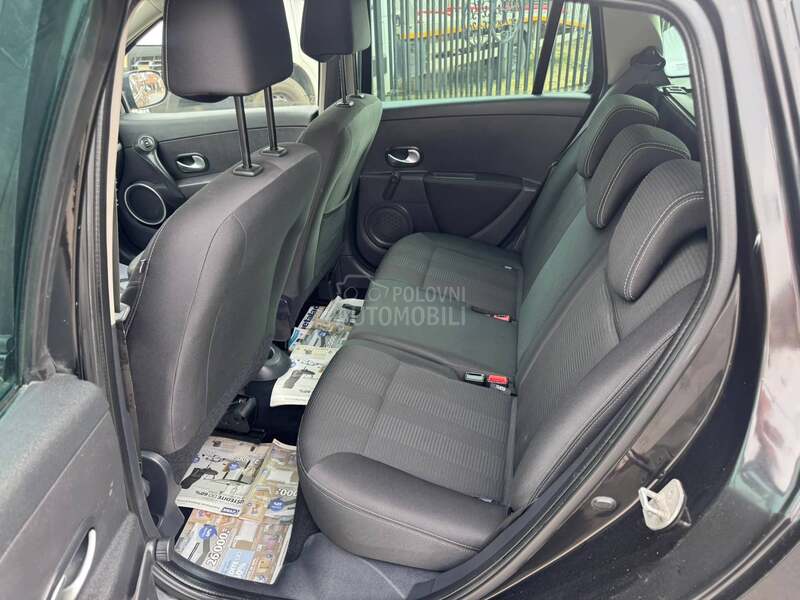 Renault Clio 1.6 BEN ŠVAJ NOV