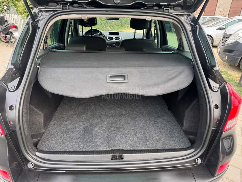 Renault Clio 1.6 BEN ŠVAJ NOV