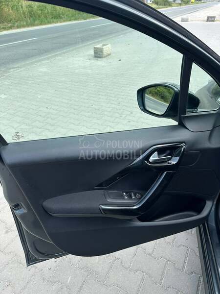 Peugeot 208 1.2 T.u.r.b.o