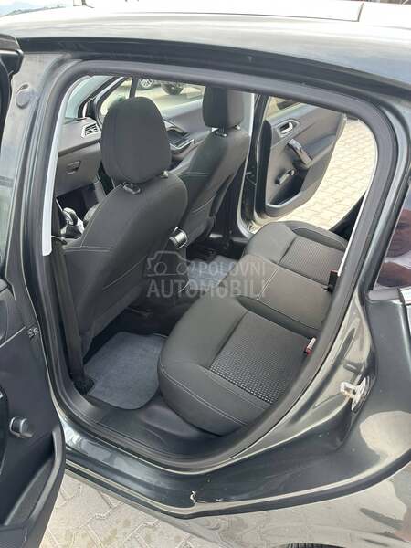 Peugeot 208 1.2 T.u.r.b.o